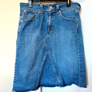 Levi’s Women’s denim five pocket skirt size 10